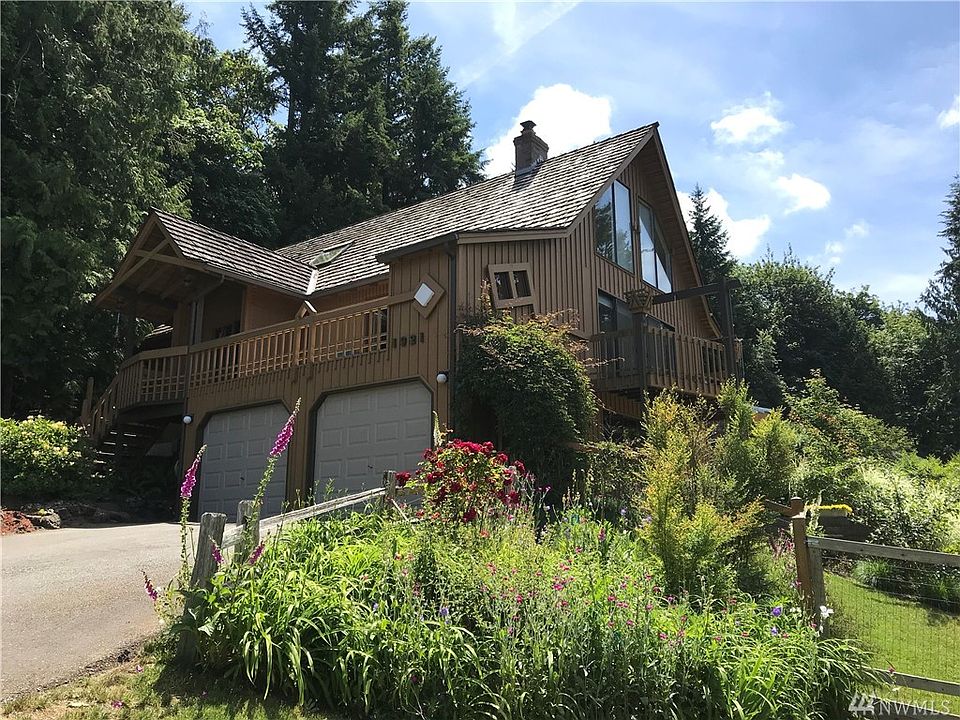 1st image of 1921 NE Bentley Dr