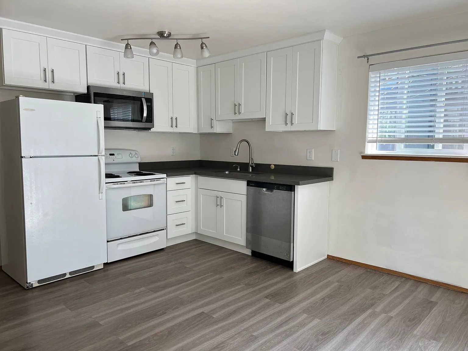 Near U Apartments - 103 — Photo 2