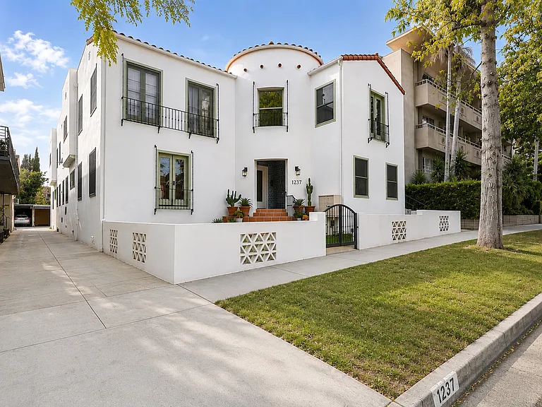 1237 Orange Grove Ave — Photo 5