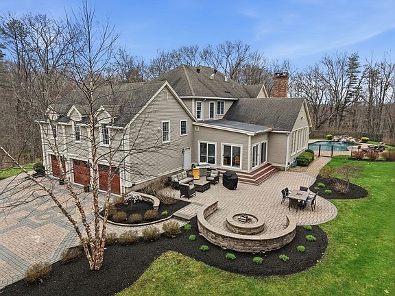 5th image of 29 Hoveys Pond Dr