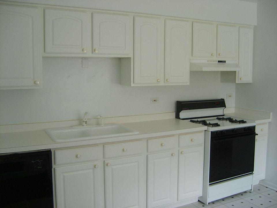 2nd image of 278 N Hemlock Ave