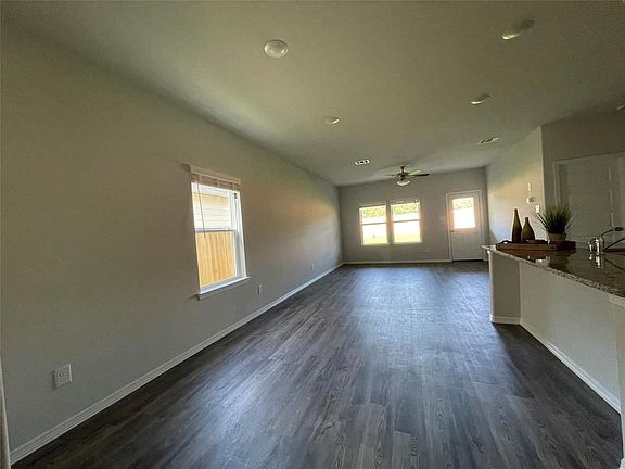 3rd image of 26014 Emory Hollow Dr