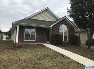 1077 Village Trl, Calera, AL 35040