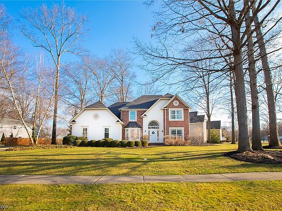 2nd image of 305 Brunswick Dr