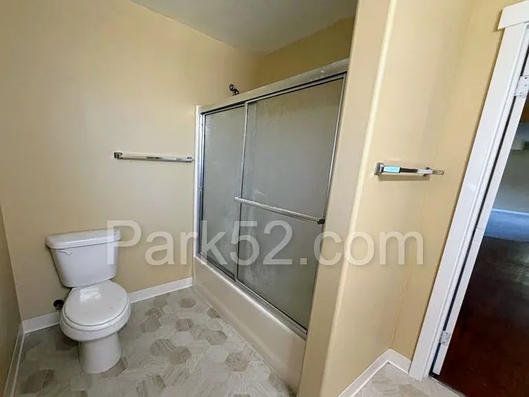 5502 27th St NE — Photo 8