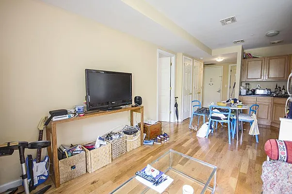 Rented by Level Group | media 12