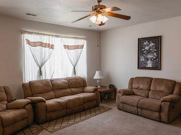 5th image of 741 E Meadow Marsh Dr