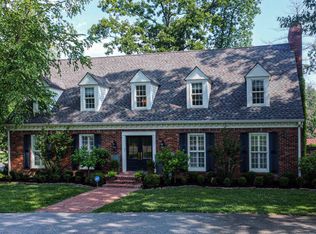 1101 Robinwood Dr, Paducah, KY 42001