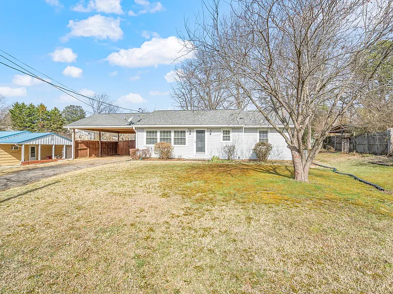 331 Sarvis Dr — Photo 3