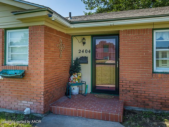 2nd image of 2404 9th Ave