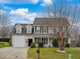 811 Hawthorn Ridge Dr, Whitsett, NC 27377