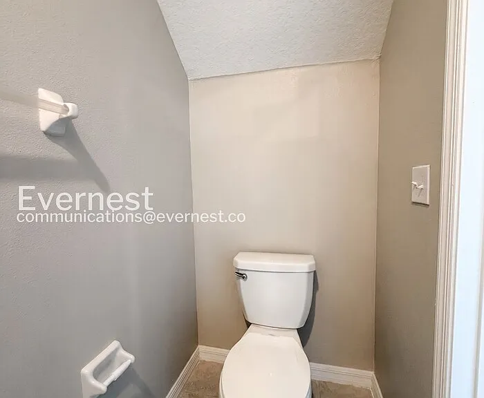 946 Royal Empress Dr — Photo 22