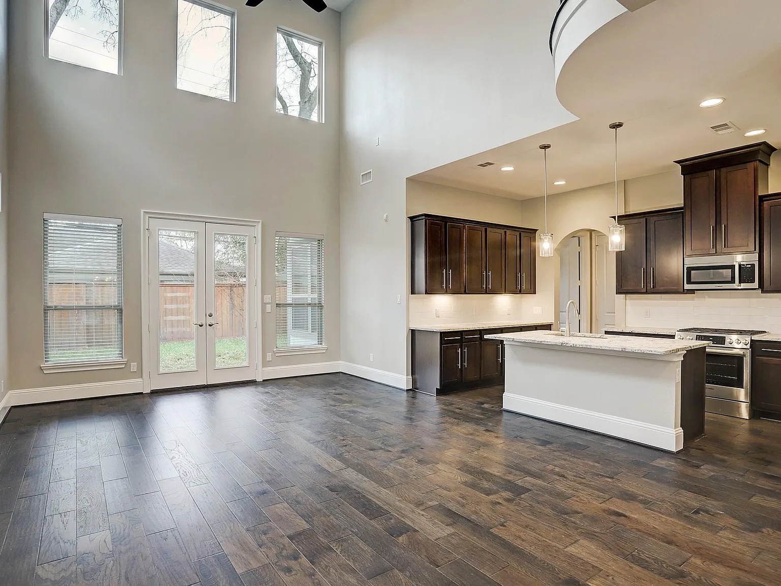 4 bed, 3.5 bath, 2557 sqft, $3,000 — Photo 4