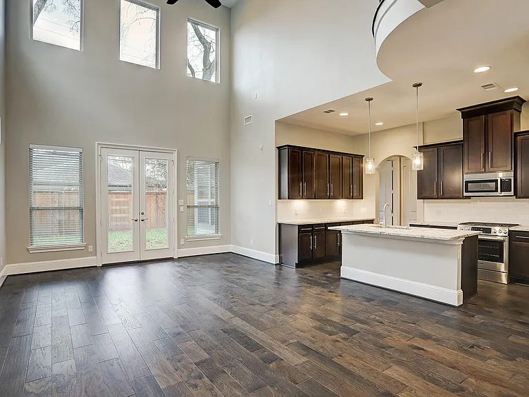 4851 Benning Dr — Photo 4