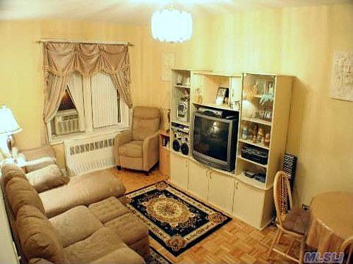 2nd image of 4818 43rd St APT 2B