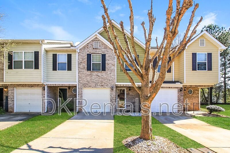 1st image of 945 Magnolia Gardens Walk