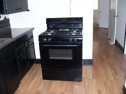 3433 Nies St Photo 1