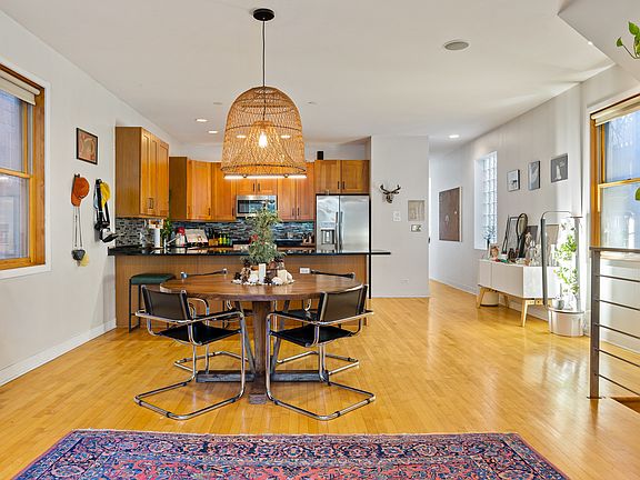5th image of 1106 N Paulina St #1D