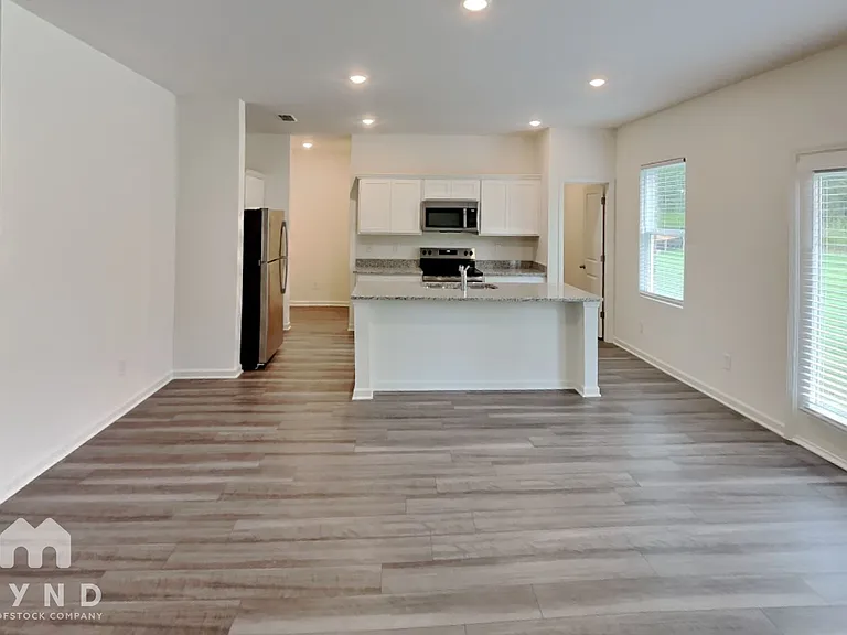 121 Maison Dr — Photo 4