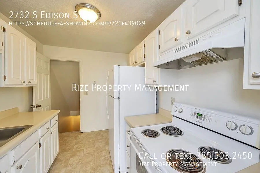 Coming Soon: Stunning 3-Bedroom Townhome! — Photo 3