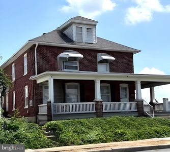 598 S 4th St, Chambersburg, PA, 17201