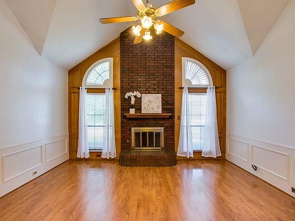 4th image of 4222 Juniper Ln