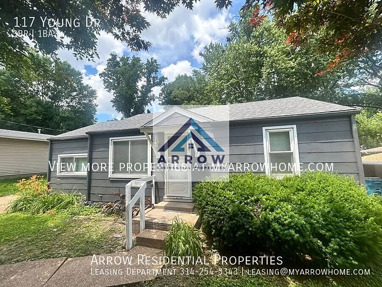 117 Young Dr — Photo 2