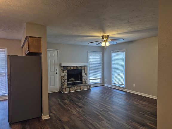 3rd image of 6439 Green Meadow Rd