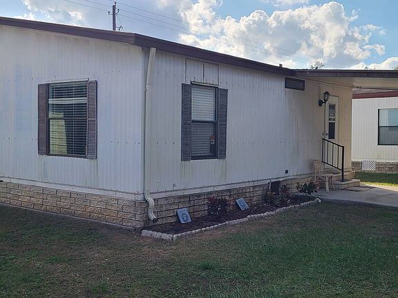4th image of 10937 Whispering Oaks Cir