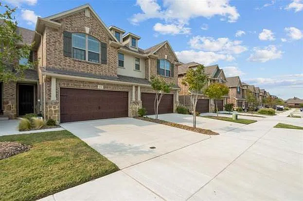 2939 Stunning Dr — Photo 4