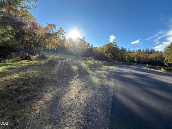 Coopers Hawk Rd #852, Klamath Falls, OR 97601