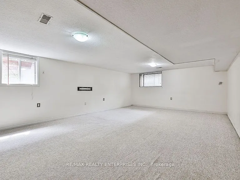 3096 Ballydown Cres — Photo 26