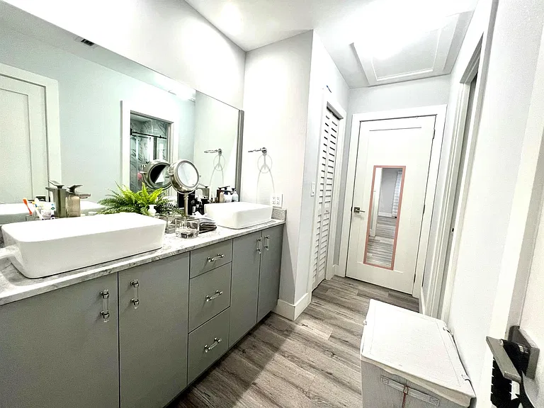 625 W Tropical Way — Photo 9