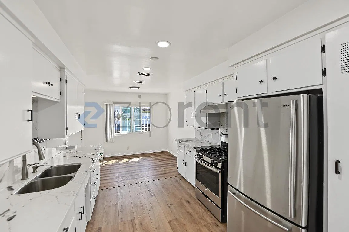 2 bed, 760 sqft, $2,550 — Photo 4