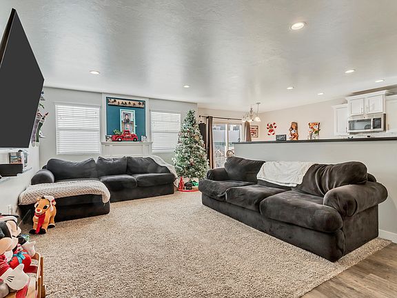 2nd image of 5203 W Courtly Ln S