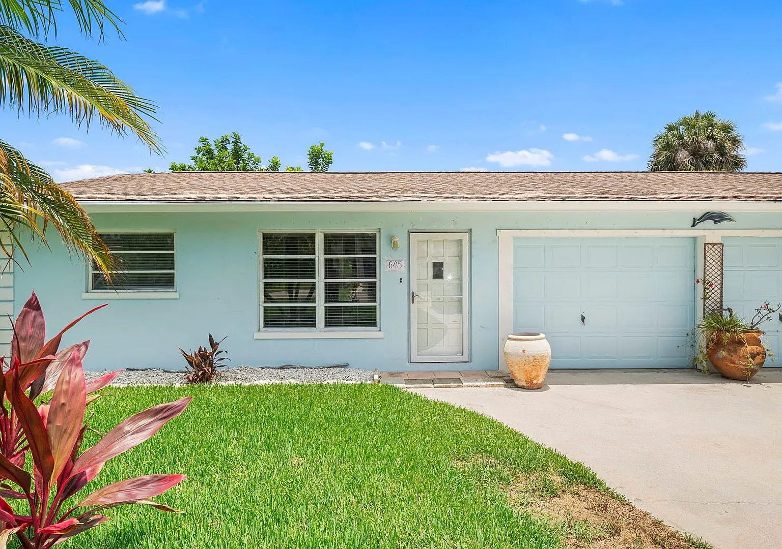 Renovated 3 Bed, 2 Bath Annual Rental in Naples Park — Photo 3