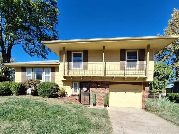 11613 Sycamore Dr, Kansas City, MO 64134