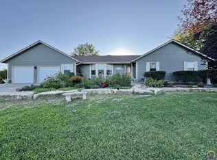 4137 NE Croco Rd, Topeka, KS 66617