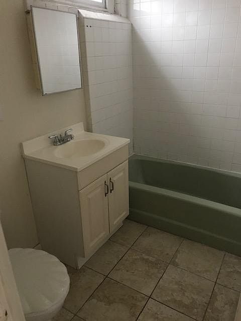 2nd image of 2015 Green St APT 3F
