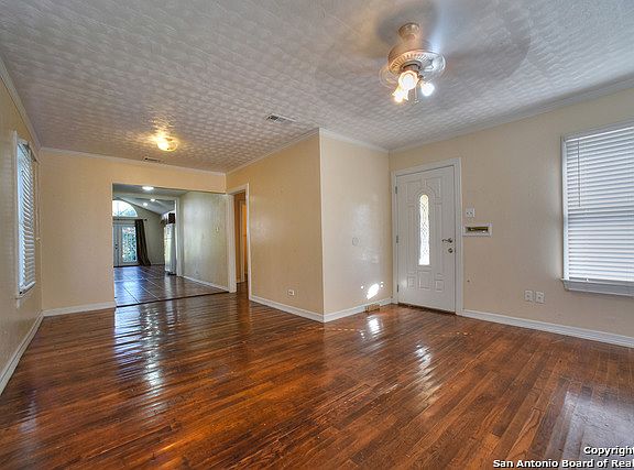 5th image of 459 Linares St