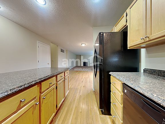 3rd image of 9030 Crimson Oak Dr