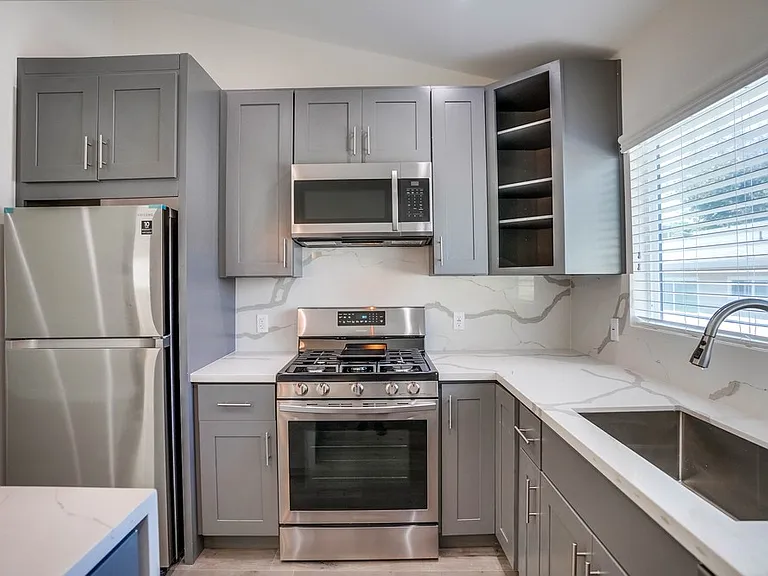 544 Evergreen St — Photo 33