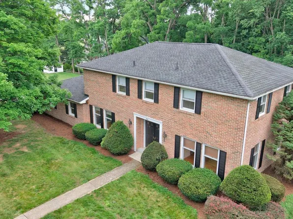 300 Acre Dr, Carlisle, PA 17013