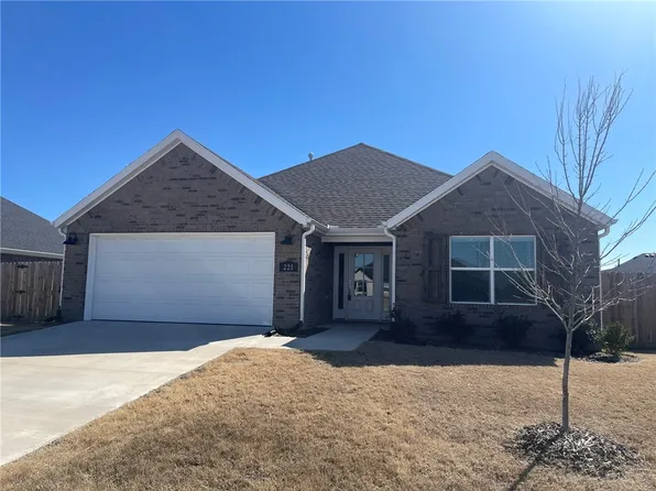 221 Pennsylvania Ave, Farmington, AR 72730