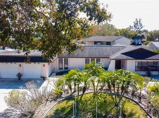 8080 Cypress Garden Ct, Seminole, FL 33777