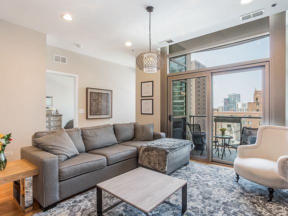 5th image of 150 W Superior St #902