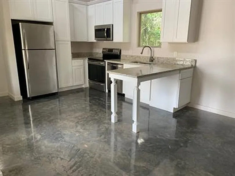 306 S Oak St — Photo 4