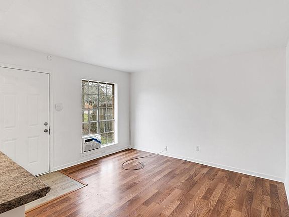 5th image of 6815 Beachwood St APT 4