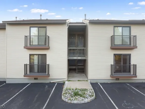 1311 Spruce Hills Dr, Glen Gardner Boro, NJ 08826