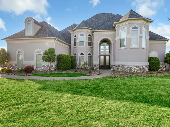11896 Lakenheath Dr, Bentonville, AR 72712